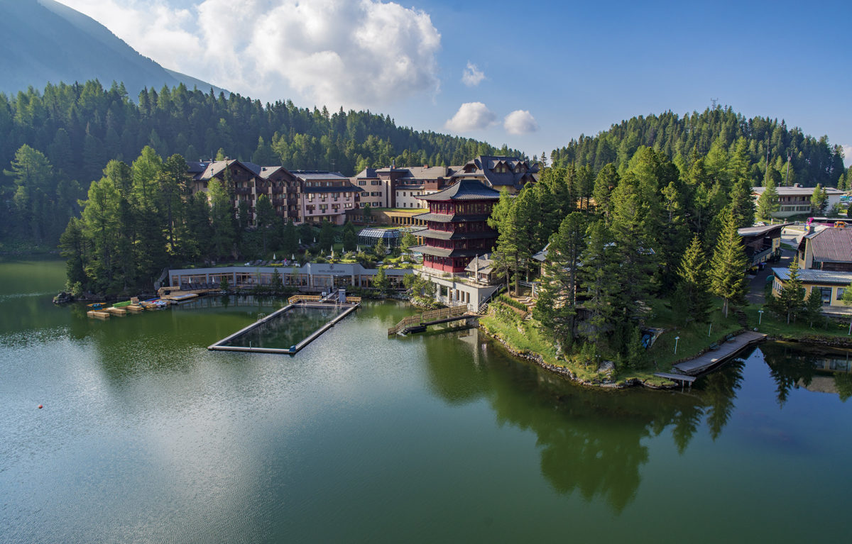 Hotel Hochshober mit dem einzigartigen Seeschwimmbad