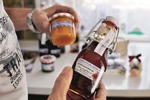 Safran-Orangen-Marmelade und Sirup